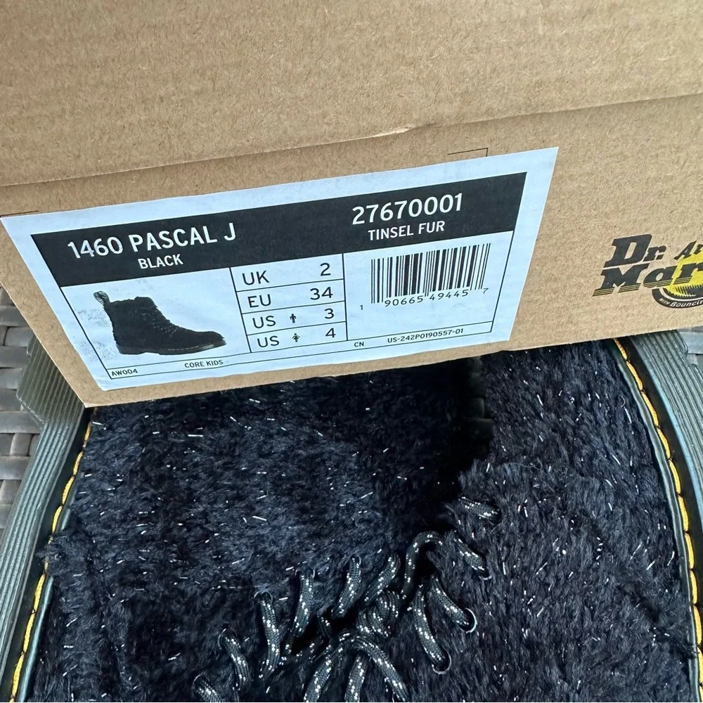 New Dr. Martens 1460 Pascal Black Tinsel Faux Fur Boots Size 4, Youth Kids Shoes